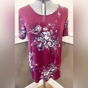 24/7 Maurices Top XL Plum Floral Short Sleeve T-shirt Rayon Spandex Loose Fit